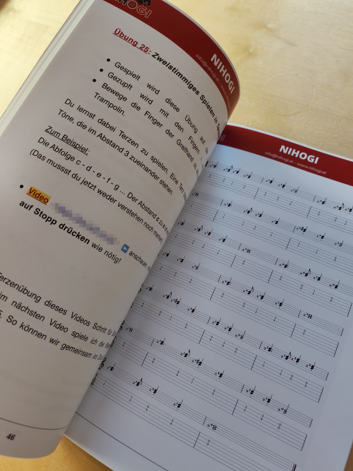 Am Bild ist das Buch GUT ZUPF - Band 1 zu sehen